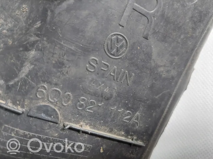 Volkswagen Polo IV 9N3 Panel wykończeniowy błotnika 6Q0821112A