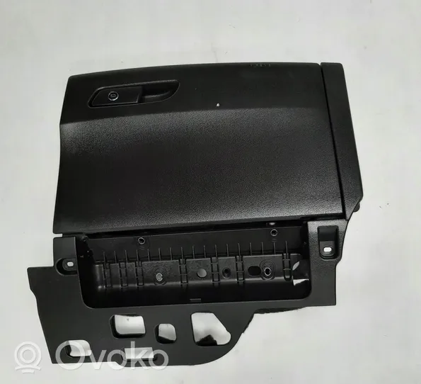 Audi A5 Glove box 8W1880302