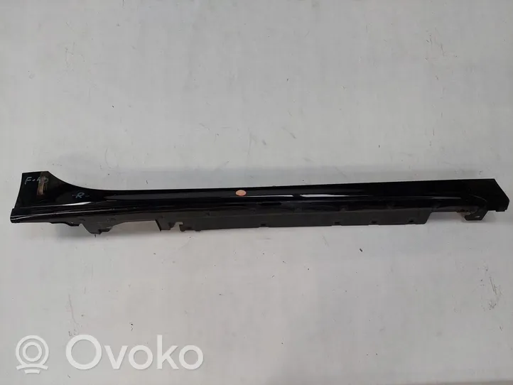 BMW 1 F40 Front sill (body part) 51777461382