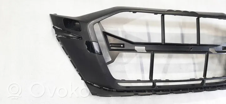 Audi RS3 8Y Grille inférieure de pare-chocs avant 8Y0807725A