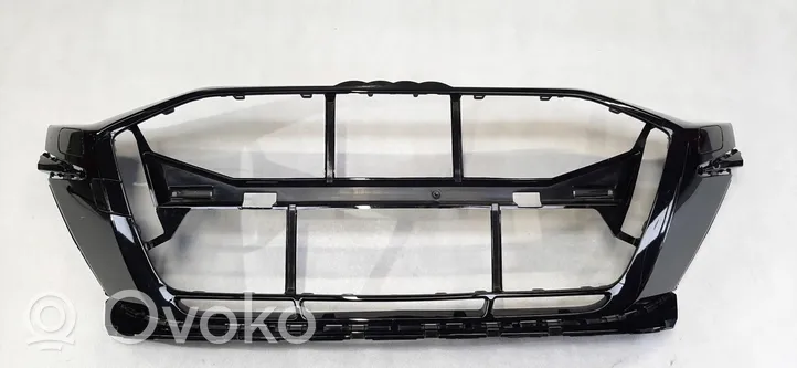 Audi RS3 8Y Grille inférieure de pare-chocs avant 8Y0807725A