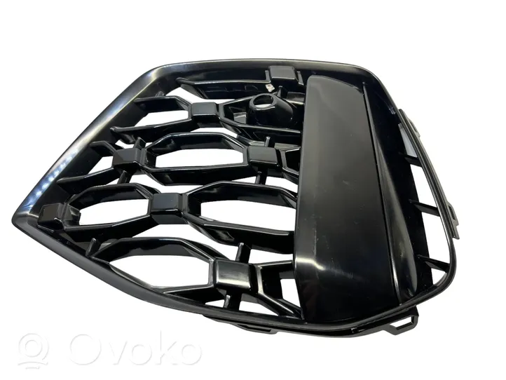 Audi RS3 8Y Grille inférieure de pare-chocs avant 8Y0807681F