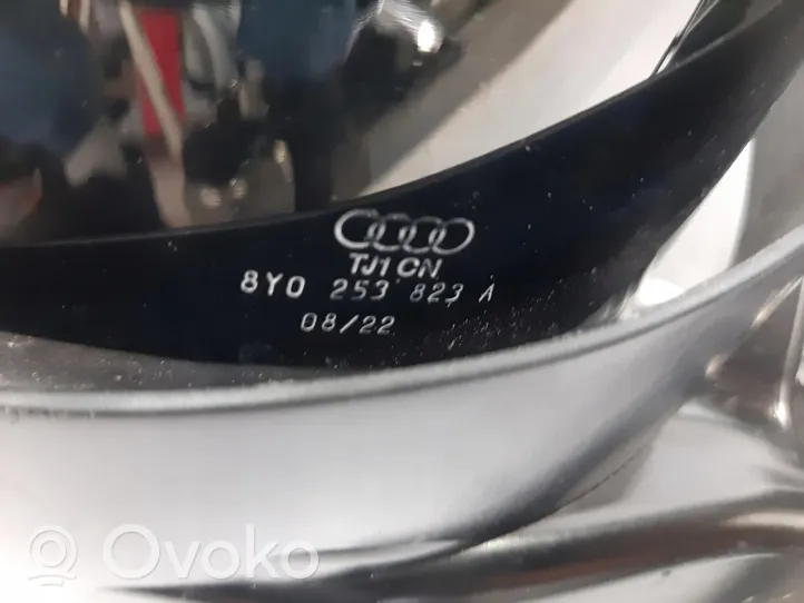 Audi RS3 8Y Silenciador del tubo de escape trasero 8Y0253823A