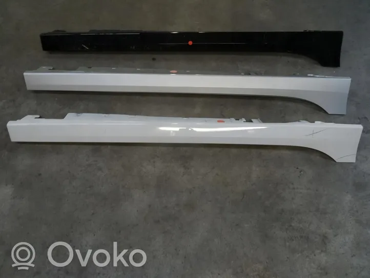 BMW 1 F40 Front sill (body part) 7461382