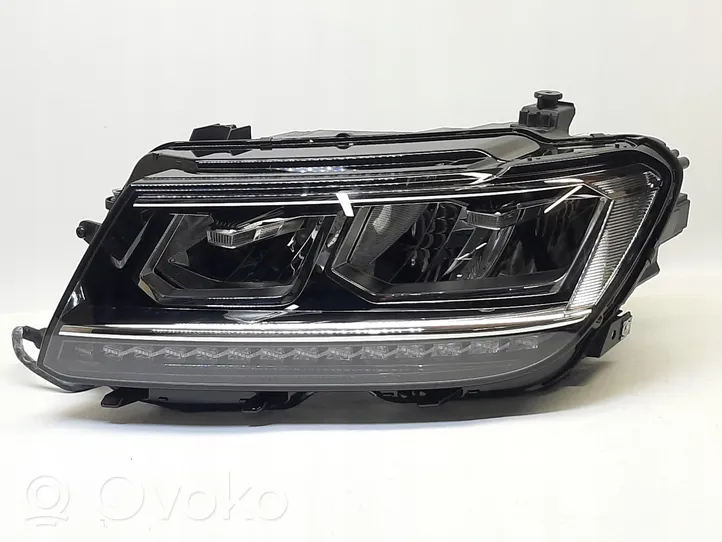 Volkswagen Tiguan Lampa przednia 5NB941036B