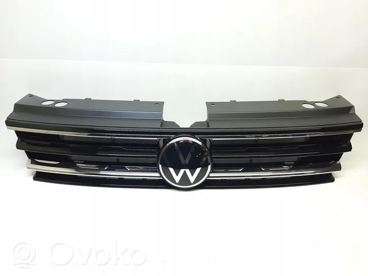 Volkswagen Tiguan Передняя решётка 5NA853651