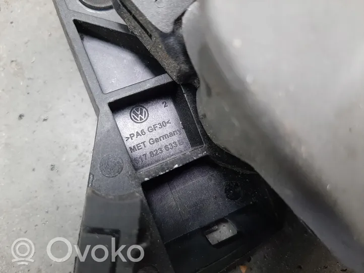 Volkswagen Crafter Rączka / Uchwyt otwierania pokrywy przedniej / maski silnika 517823633B