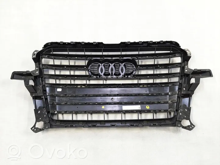 Audi Q5 SQ5 Etupuskurin ylempi jäähdytinsäleikkö 8R0853651AN