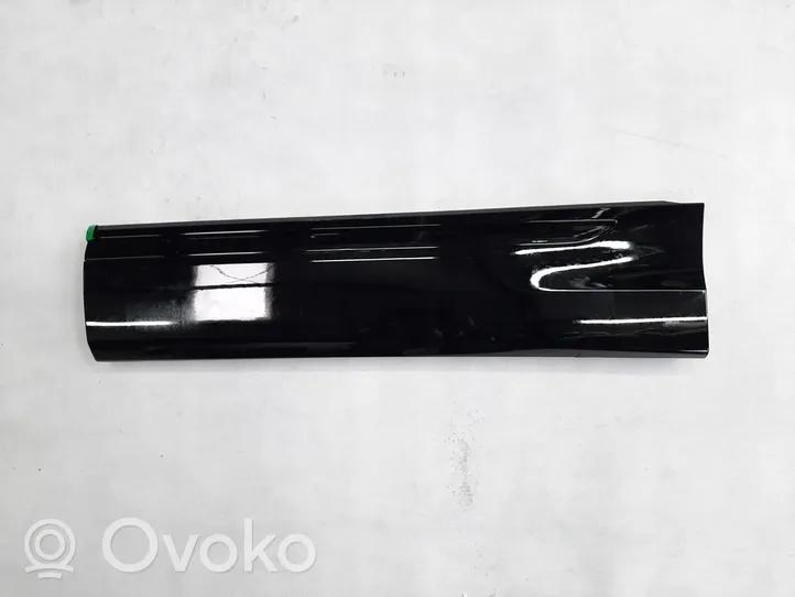 Audi Q8 Takaoven lista (muoto) 4M8853969B