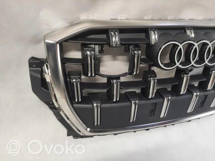 Audi Q7 4L Передняя решётка 4M0853651BE