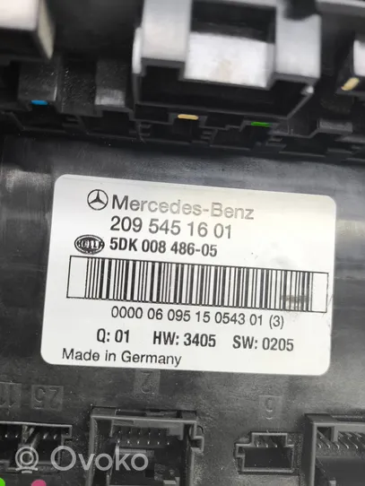 Mercedes-Benz CLK A209 C209 Module de fusibles 2095451601