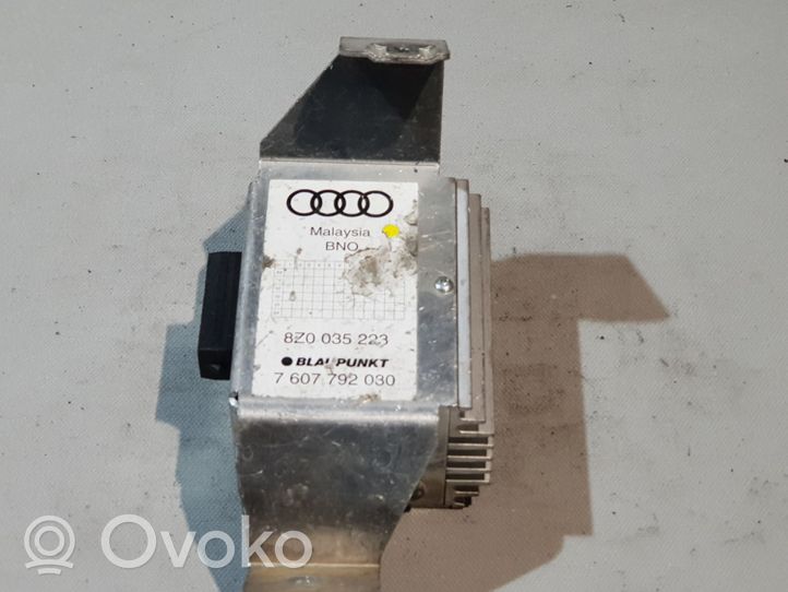 Audi A2 Wzmacniacz audio 8Z0035223