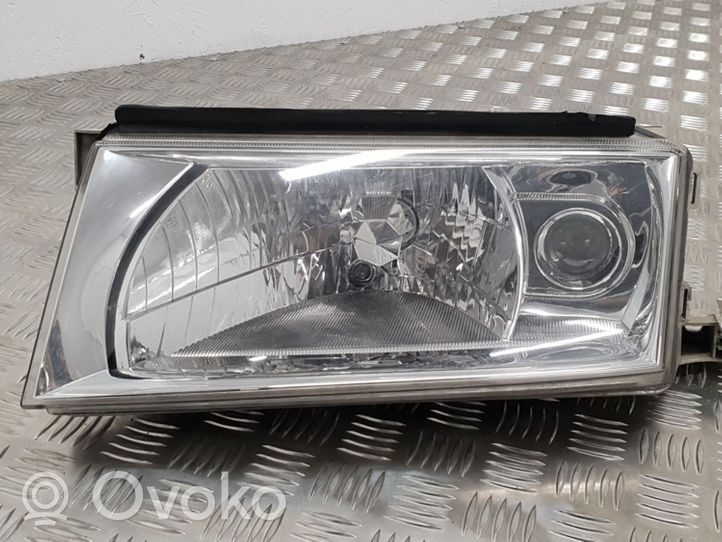 Skoda Octavia Mk1 (1U) Priekšējais lukturis 206232B