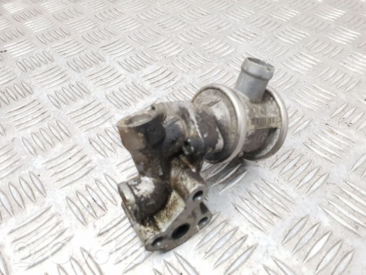 Audi A4 S4 B5 8D EGR-venttiili 2256003