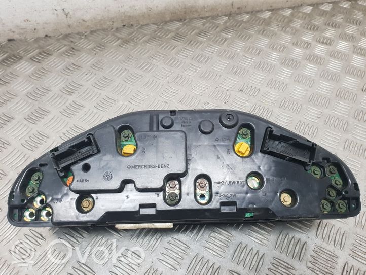 Mercedes-Benz E W210 Tachimetro (quadro strumenti) 89311281