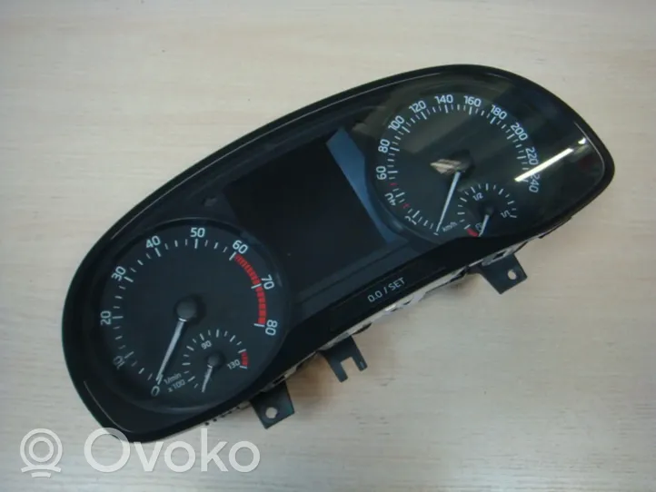 Skoda Fabia Mk3 (NJ) Nopeusmittari (mittaristo) 6V0920710A