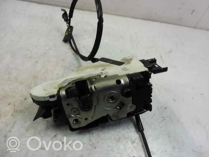 Chevrolet Malibu Front door lock 24090816