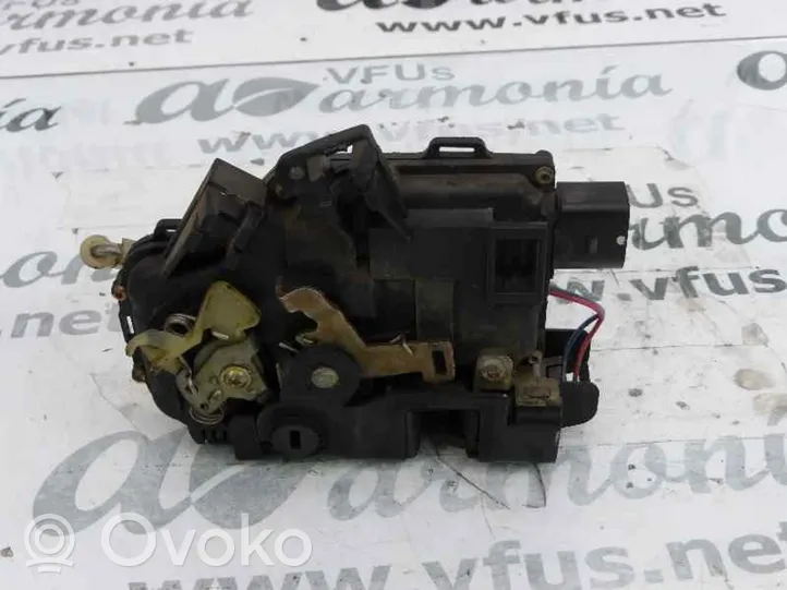 Audi A6 S6 C4 4A Etuoven lukko 4B0839015B