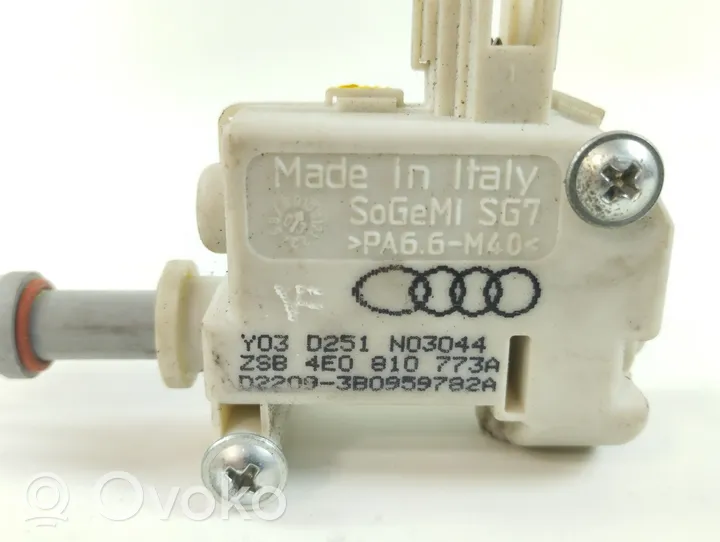 Audi A8 S8 D3 4E Motorino di blocco/chiusura del portellone del bagagliaio 4E0810773A