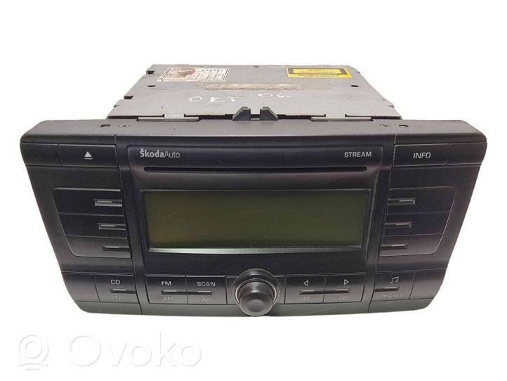 Skoda Octavia Mk2 (1Z) Unité principale radio / CD / DVD / GPS 1Z0035161B