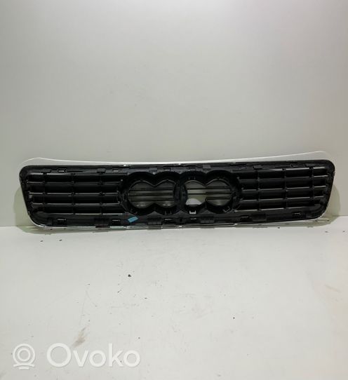 Audi A4 S4 B5 8D Priešrūkinio žibinto apdaila/ grotelės AD07010