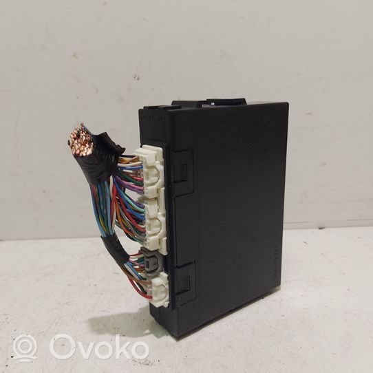 Mazda 3 II Oven keskuslukituksen ohjausyksikön moduuli BBM2675DZG