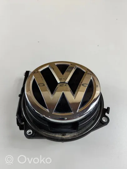 Volkswagen Golf VII Poignée de coffre avec le caméra de recul 5G9827469P