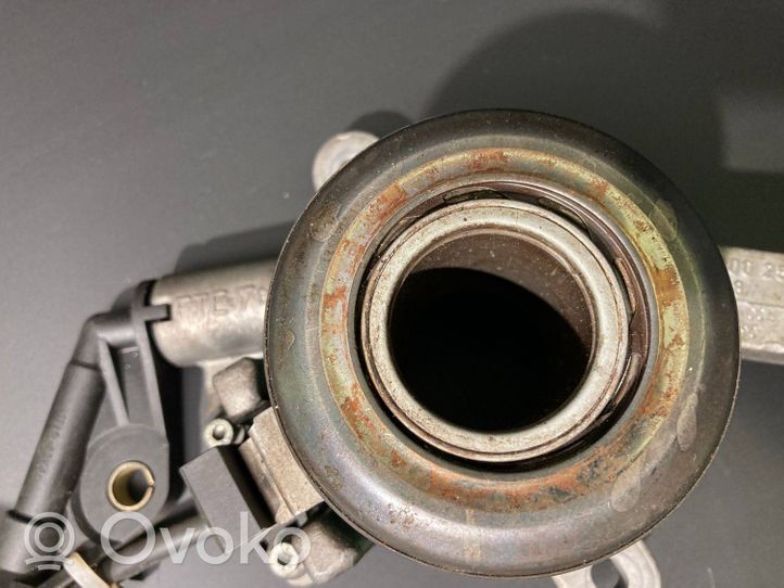 Mercedes-Benz Sprinter W901 W902 W903 W904 Pomocniczy cylinder łożyska wciskowego sprzęgła A0002541708