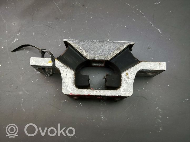 Opel Movano B Supporto di montaggio del motore 8200676857