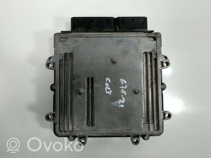 Mitsubishi Colt Calculateur moteur ECU PMN903093