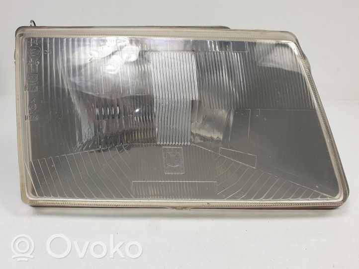 Peugeot 309 Lampa przednia 67500149