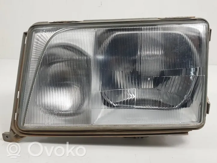 Mercedes-Benz E W124 Lampa przednia 203091B