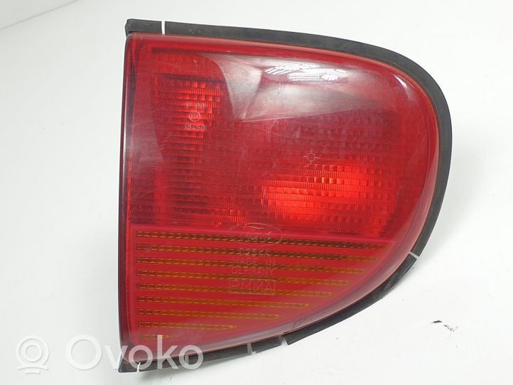 Ford Escort Luci posteriori 93AG15K258