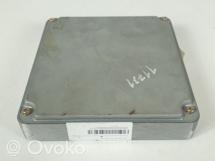 Toyota Avensis T220 Calculateur moteur ECU 8966105410