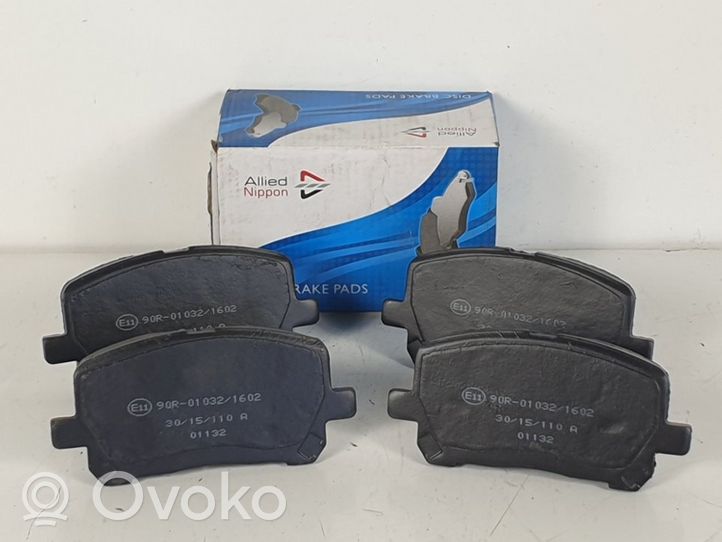 Toyota Avensis T250 Plaquettes de frein arrière ADB01132