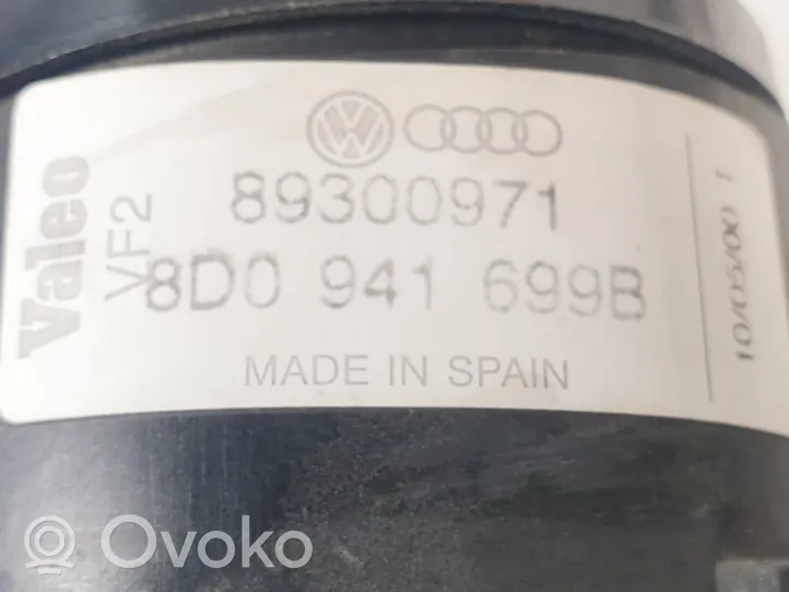 Audi A4 S4 B5 8D Światło przeciwmgłowe przednie 8D0941699B