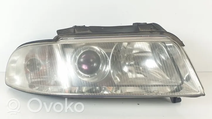 Audi A4 S4 B5 8D Lampa przednia 8D0941004AK