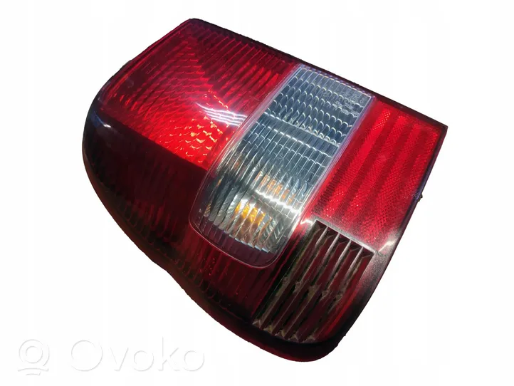 Mitsubishi Pajero Pinin Luci posteriori LAMPA