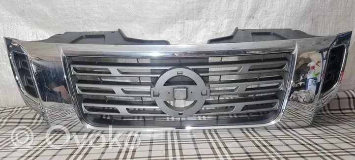 Nissan NP300 Maskownica / Grill / Atrapa górna chłodnicy 