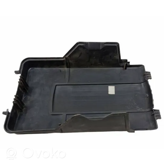 Volkswagen Touran II Coperchio/tappo della scatola vassoio della batteria 3C0915443A