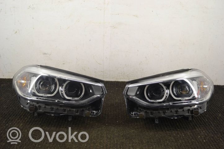 BMW X3 G01 Lampa przednia 8496819