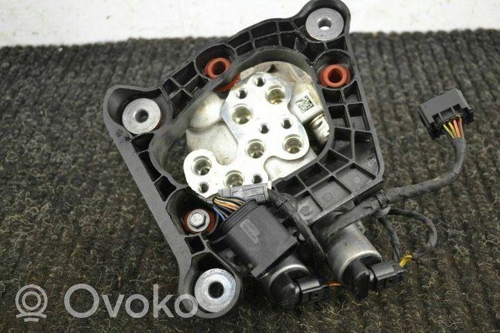 BMW 3 F30 F35 F31 Compresseur à suspension pneumatique 6775258