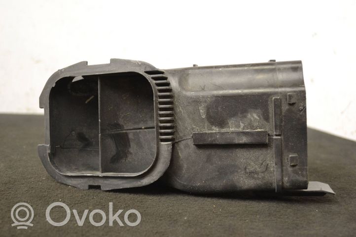 BMW M5 F90 Air intake duct part 7852377