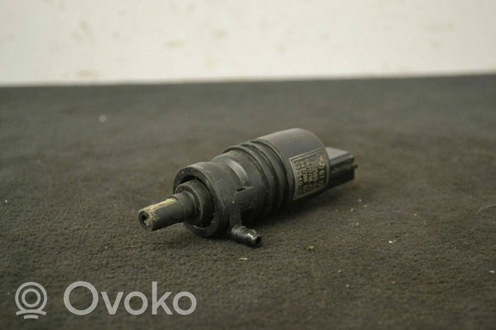 BMW X6 F16 Windscreen/windshield washer pump 7311440