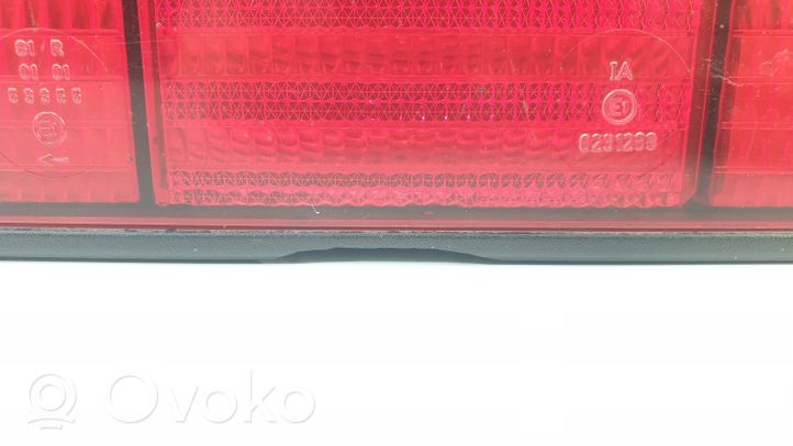 Volkswagen Golf II Aizmugurējais lukturis virsbūvē 53389R23