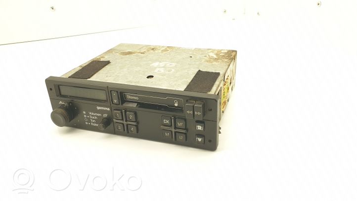 Audi 80 90 B2 Panel / Radioodtwarzacz CD/DVD/GPS 811035186