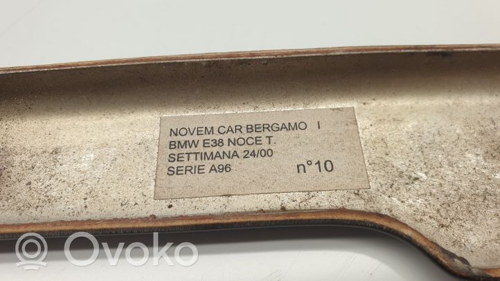 BMW 7 E38 Rivestimento del vano portaoggetti del cruscotto 