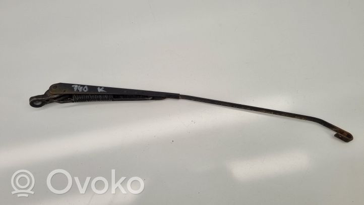 Volvo 740 Front wiper blade arm 