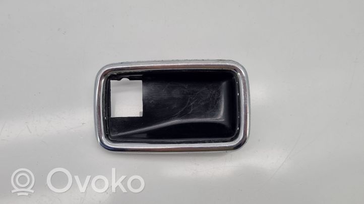 Mercedes-Benz COMPAKT W115 Osłona klamki drzwi przednich 1087660611