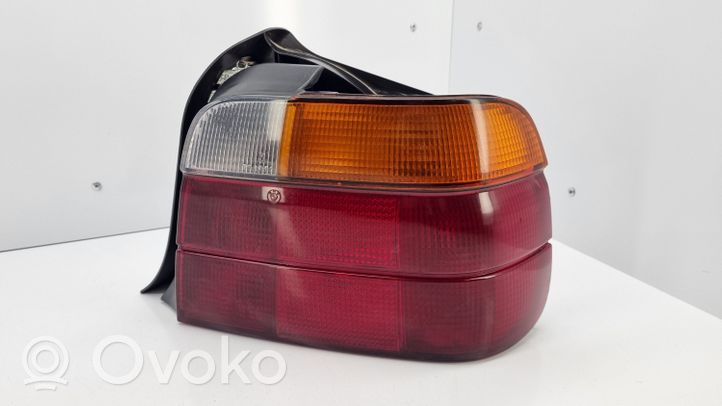 BMW 3 E36 Lampa tylna 8364934